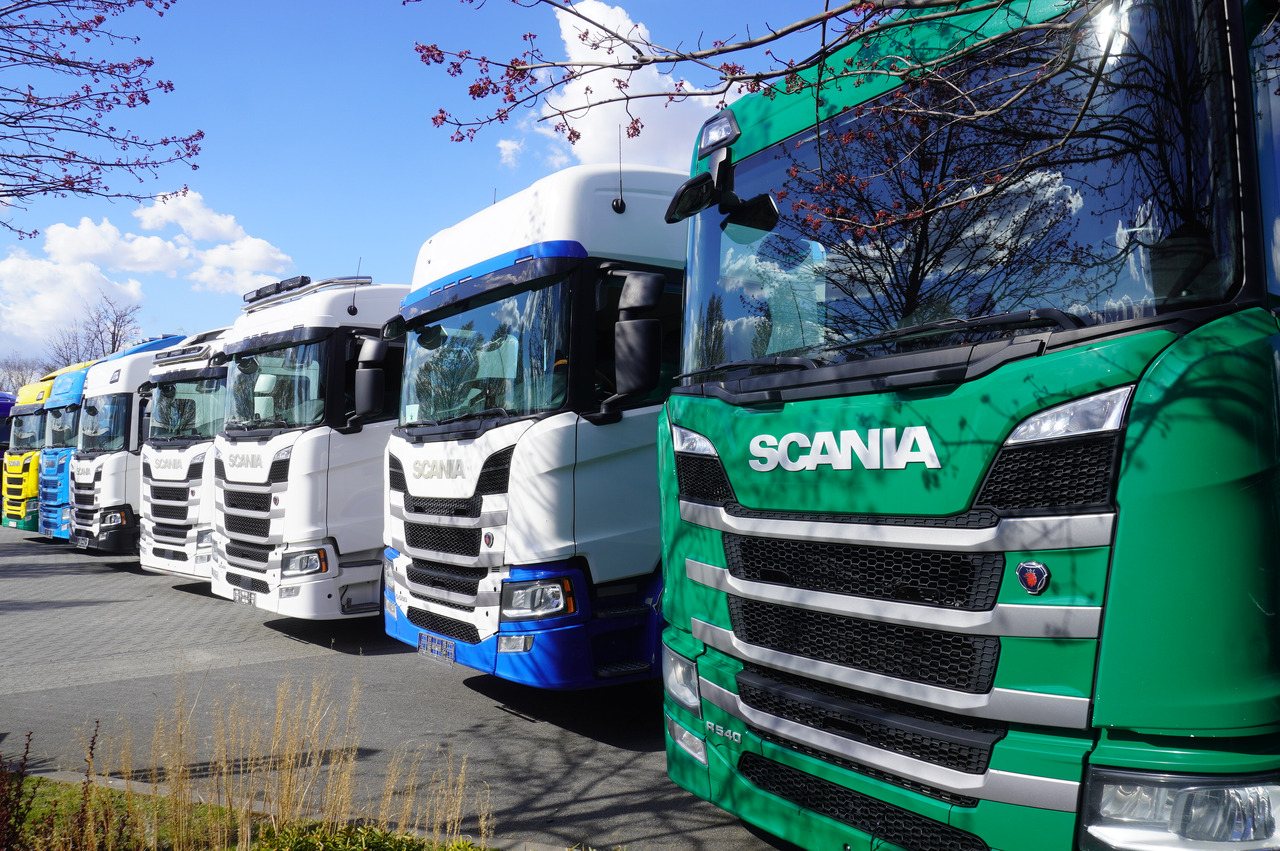Камион с кран SCANIA R650 V8 / 650 HP/ frame 8.8 m / steered 4th axis / 20 units: снимка 11