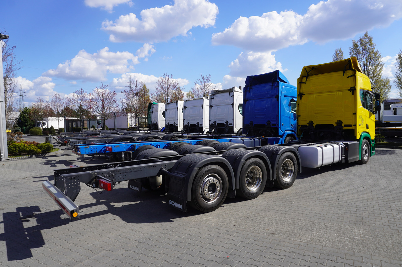 SCANIA R650 V8 / 650 HP/ frame 8.8 m / steered 4th axis / 20 units - Камион с кран: снимка 2 SCANIA R650 V8 / 650 HP/ frame 8.8 m / steered 4th axis / 20 units - Камион с кран: снимка 2