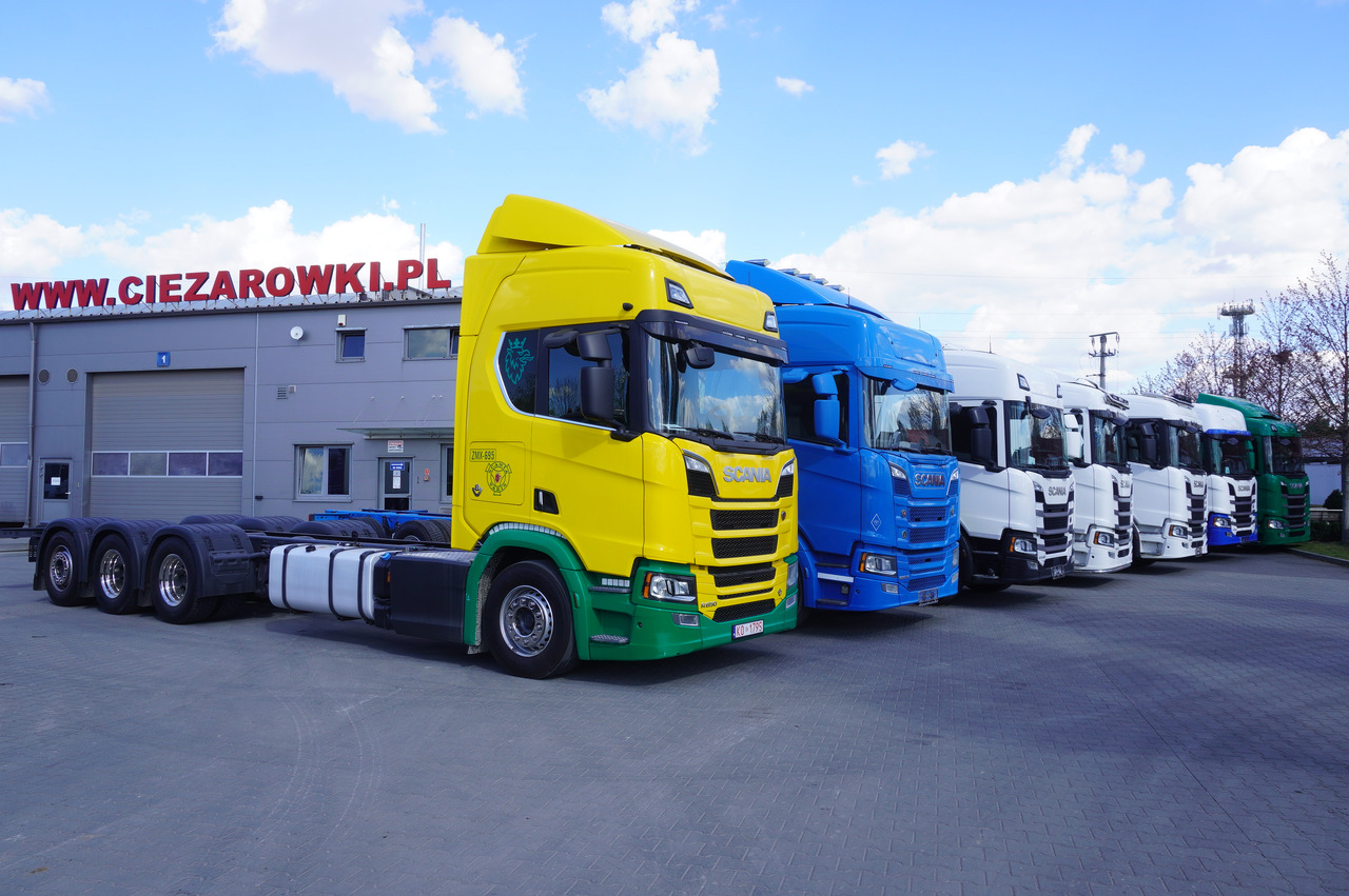 SCANIA R650 V8 / 650 HP/ frame 8.8 m / steered 4th axis / 20 units - Камион с кран: снимка 1 SCANIA R650 V8 / 650 HP/ frame 8.8 m / steered 4th axis / 20 units - Камион с кран: снимка 1
