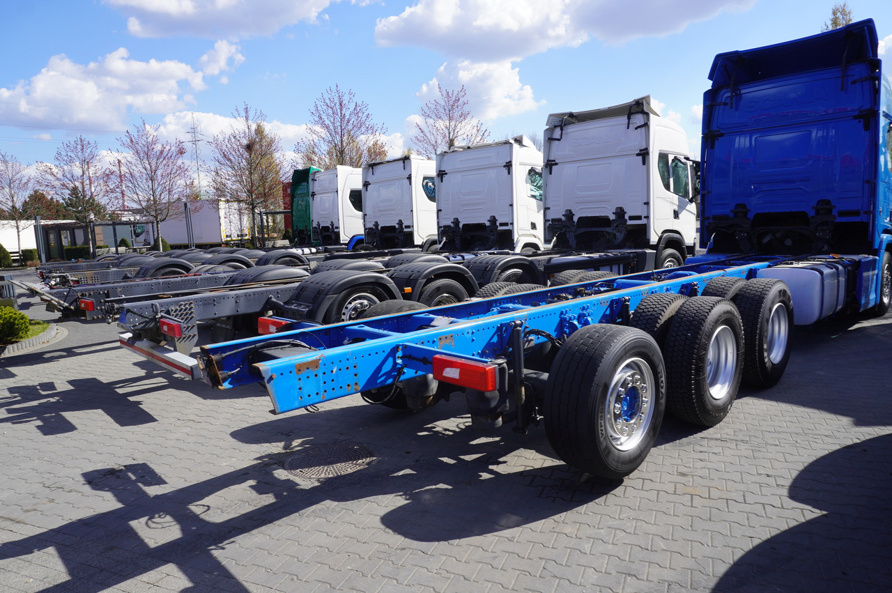 Камион с кран SCANIA R650 V8 / 650 HP/ frame 8.8 m / steered 4th axis / 20 units: снимка 6