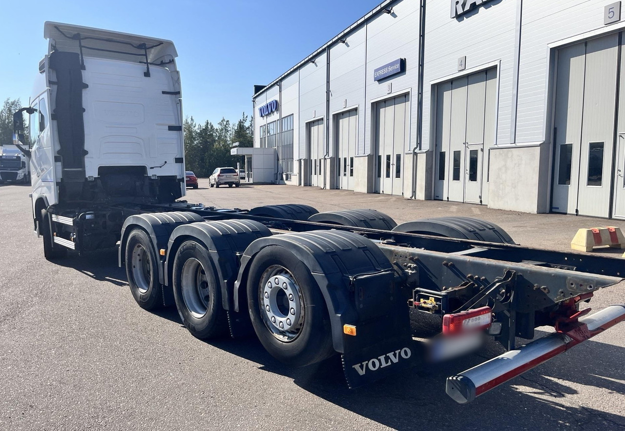 VOLVO FH 650 8x4 / Truck chassis / Sleeper cab - Камион с кран: снимка 4 VOLVO FH 650 8x4 / Truck chassis / Sleeper cab - Камион с кран: снимка 4