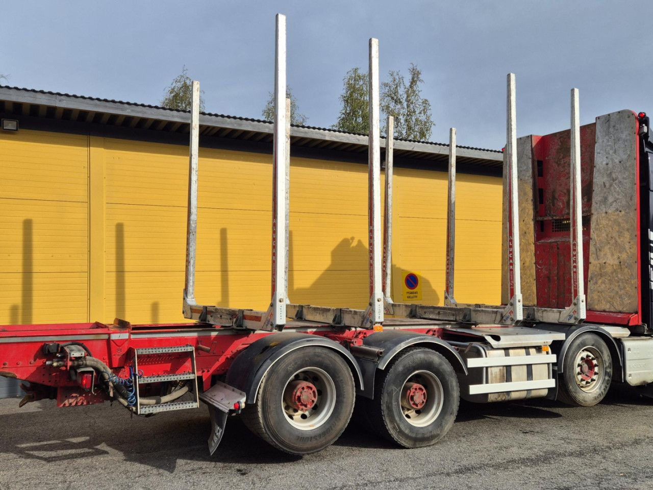 VOLVO FH 750 8x4 / 2 lifted axles / timber truck - Камион с кран: снимка 4 VOLVO FH 750 8x4 / 2 lifted axles / timber truck - Камион с кран: снимка 4