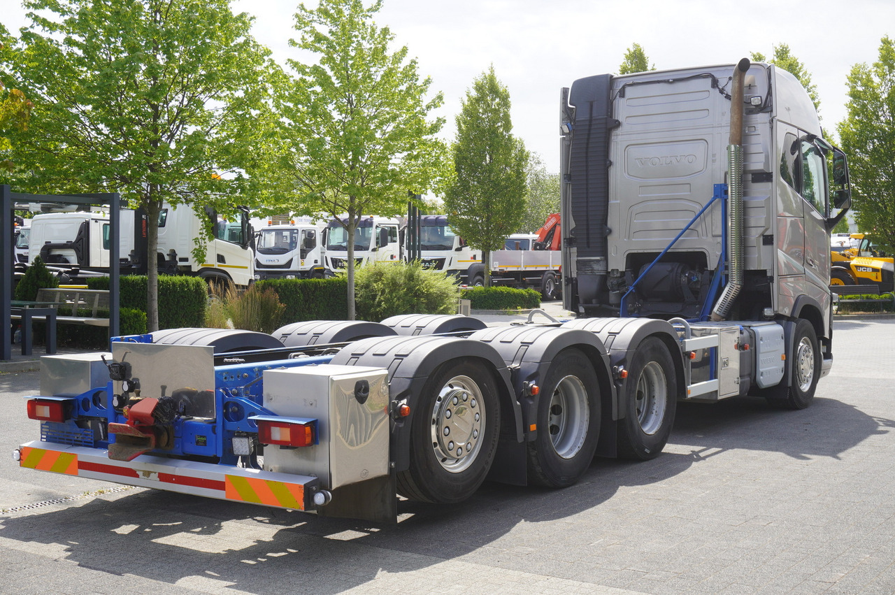 VOLVO FH16 750 8x4x4 / 750 HP! / Frame 685 cm / Steered 4th axle - Шаси кабина: снимка 5 VOLVO FH16 750 8x4x4 / 750 HP! / Frame 685 cm / Steered 4th axle - Шаси кабина: снимка 5