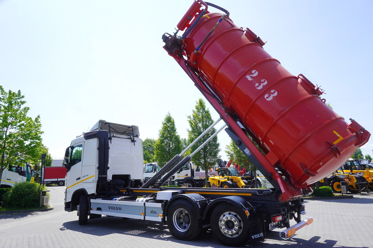 VOLVO Volvo FH 500 / Septic barrel 13000 l / Hook lift 21 t / 2022 / 3rd axle steered / 2 units - Цистерна за течен тор: снимка 4 VOLVO Volvo FH 500 / Septic barrel 13000 l / Hook lift 21 t / 2022 / 3rd axle steered / 2 units - Цистерна за течен тор: снимка 4