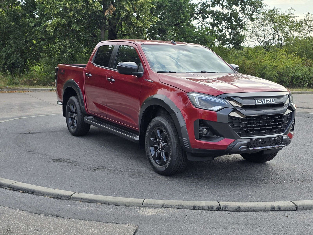 Isuzu D-Max V-Cross im Vorlauf 25er Modell - Джип: снимка 3 Isuzu D-Max V-Cross im Vorlauf 25er Modell - Джип: снимка 3