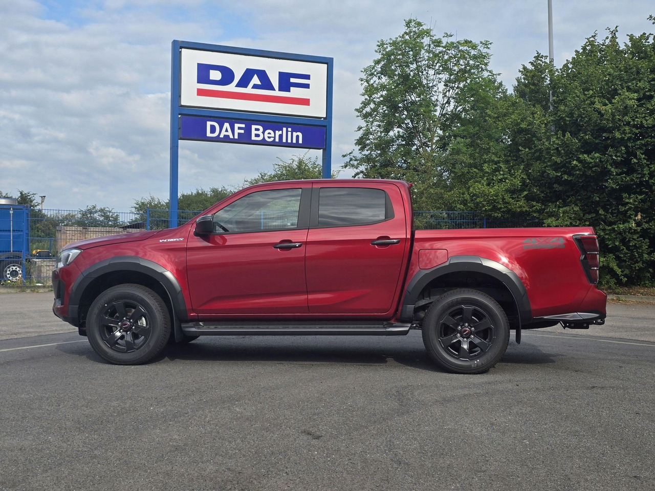 Isuzu D-Max V-Cross im Vorlauf 25er Modell - Джип: снимка 1 Isuzu D-Max V-Cross im Vorlauf 25er Modell - Джип: снимка 1