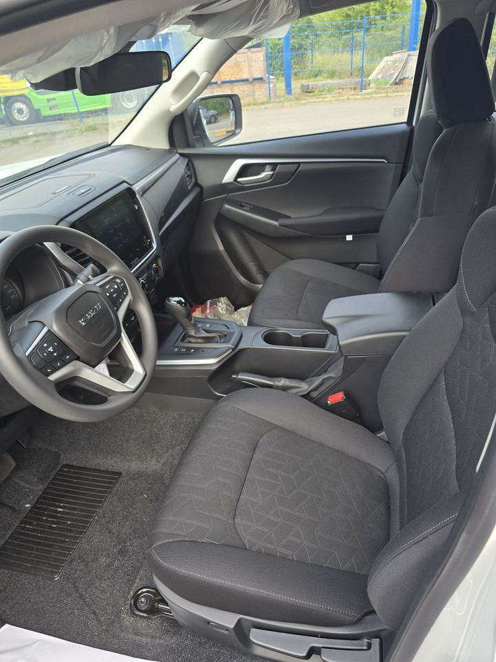 Isuzu PICK UP LS inkl. Ladeflächenausspritzung, 25er M - Джип: снимка 5 Isuzu PICK UP LS inkl. Ladeflächenausspritzung, 25er M - Джип: снимка 5