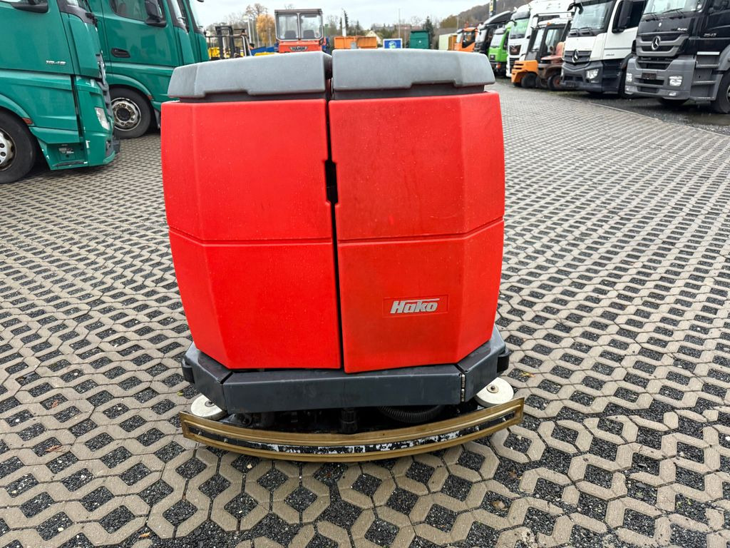Hakomatic B1100 Kehr- Nass- Scheuersaugmaschine - Подопочистваща машина: снимка 4 Hakomatic B1100 Kehr- Nass- Scheuersaugmaschine - Подопочистваща машина: снимка 4