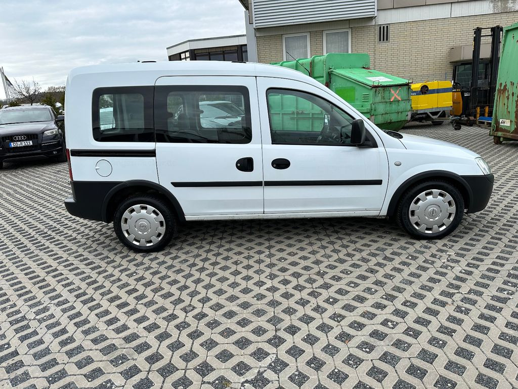 Opel Combo 1.4 TWINPORT ECOTEC Arizona - Пътнически бус: снимка 3 Opel Combo 1.4 TWINPORT ECOTEC Arizona - Пътнически бус: снимка 3