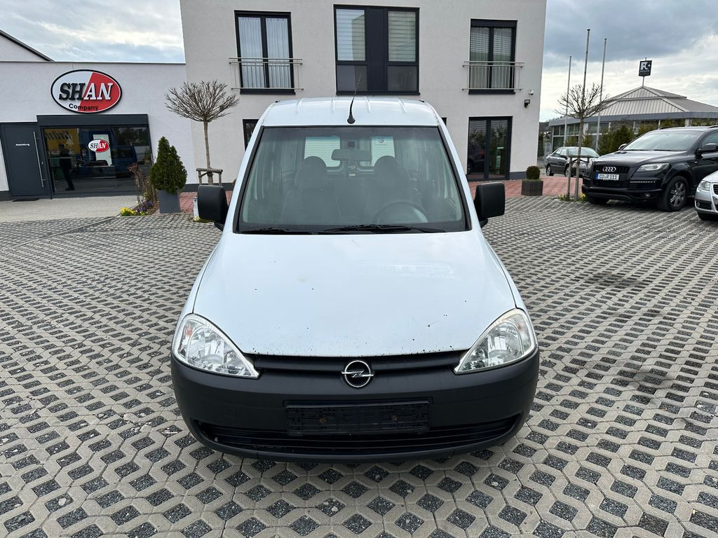 Opel Combo 1.4 TWINPORT ECOTEC Arizona - Пътнически бус: снимка 4 Opel Combo 1.4 TWINPORT ECOTEC Arizona - Пътнически бус: снимка 4