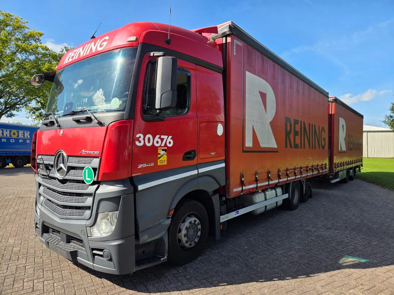 Mercedes-Benz Actros 2545 6X2 Retarder Volumecombi - Камион с брезент: снимка 1 Mercedes-Benz Actros 2545 6X2 Retarder Volumecombi - Камион с брезент: снимка 1