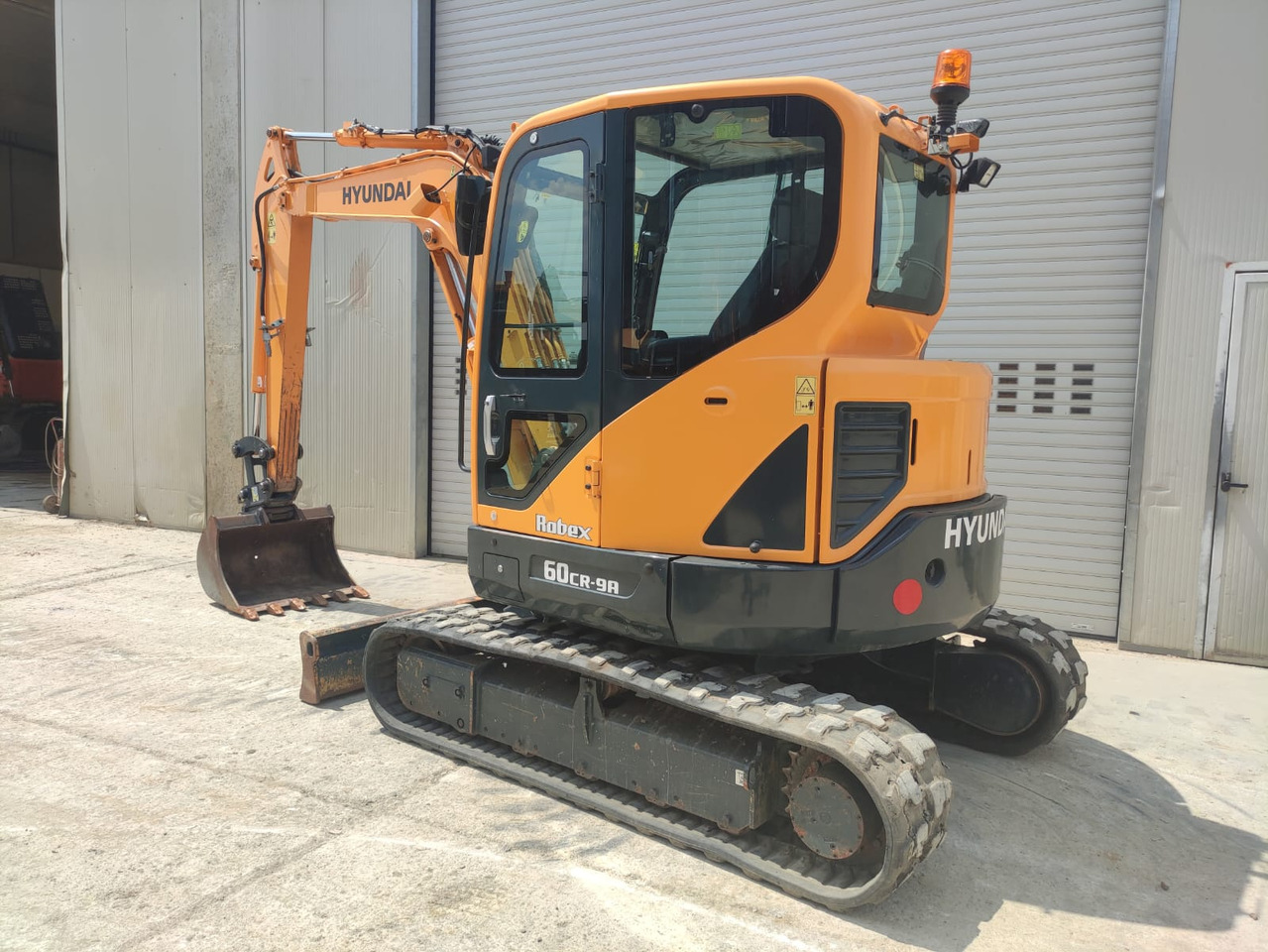 HYUNDAI R60CR-9A - Мини багер: снимка 2 HYUNDAI R60CR-9A - Мини багер: снимка 2
