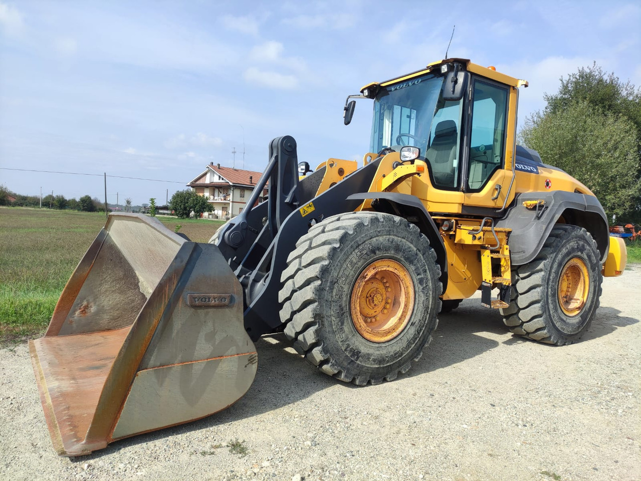 VOLVO L110H - Колесен товарач: снимка 1 VOLVO L110H - Колесен товарач: снимка 1