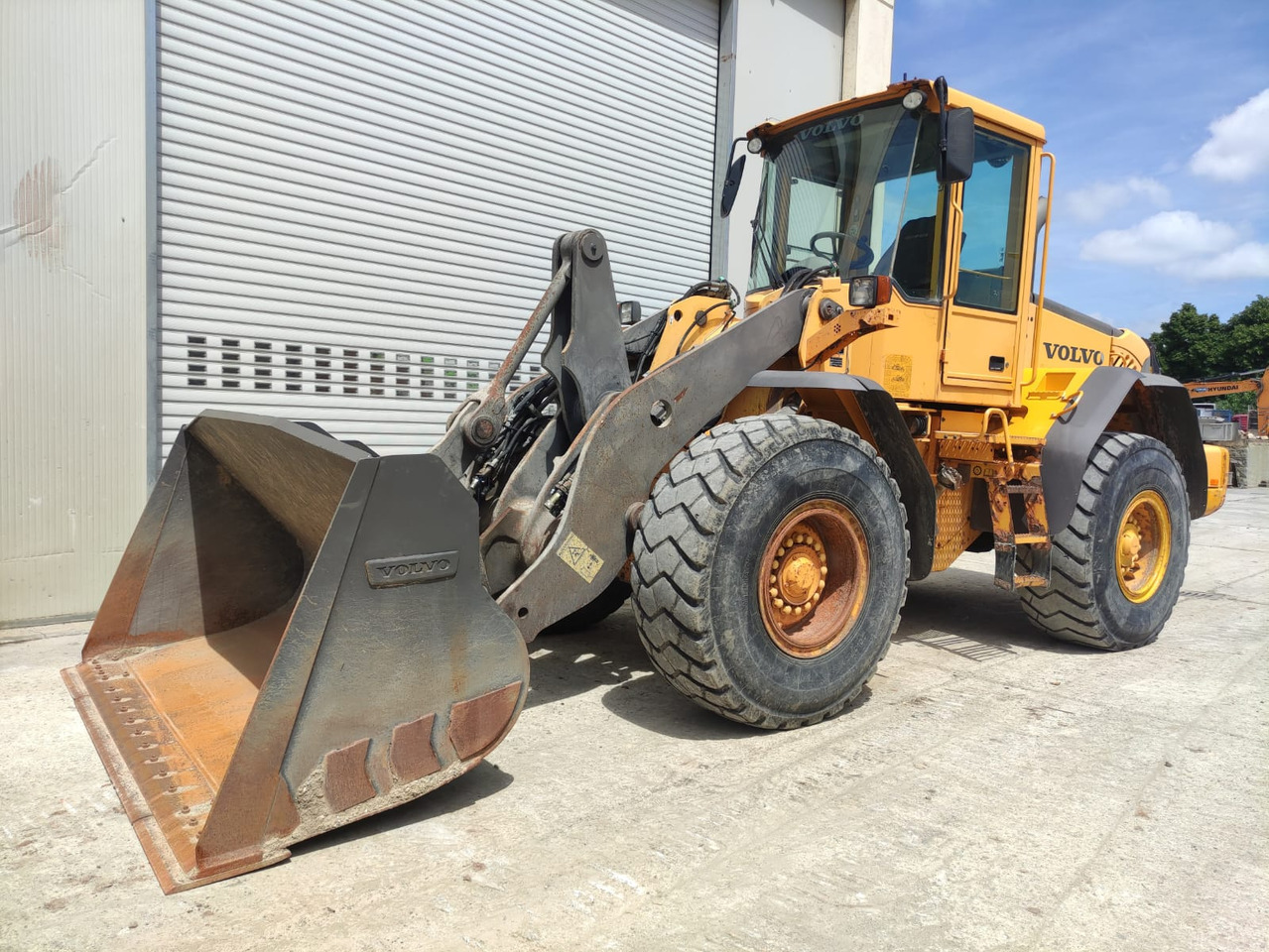 VOLVO L90E - Колесен товарач: снимка 1 VOLVO L90E - Колесен товарач: снимка 1