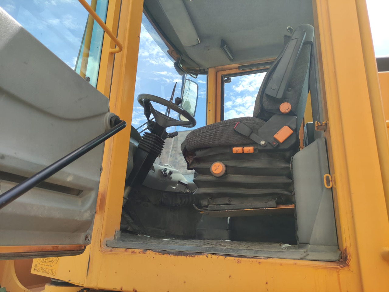VOLVO L90E - Колесен товарач: снимка 5 VOLVO L90E - Колесен товарач: снимка 5