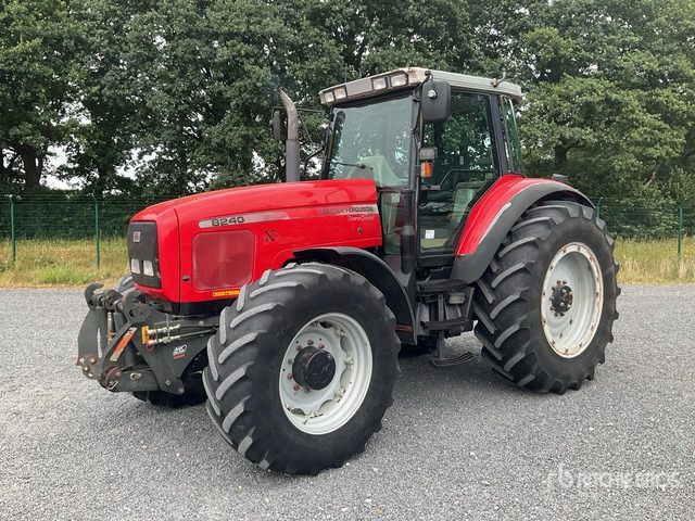 2002 Massey Ferguson 8240 4WD Tractor - Трактор: снимка 1 2002 Massey Ferguson 8240 4WD Tractor - Трактор: снимка 1