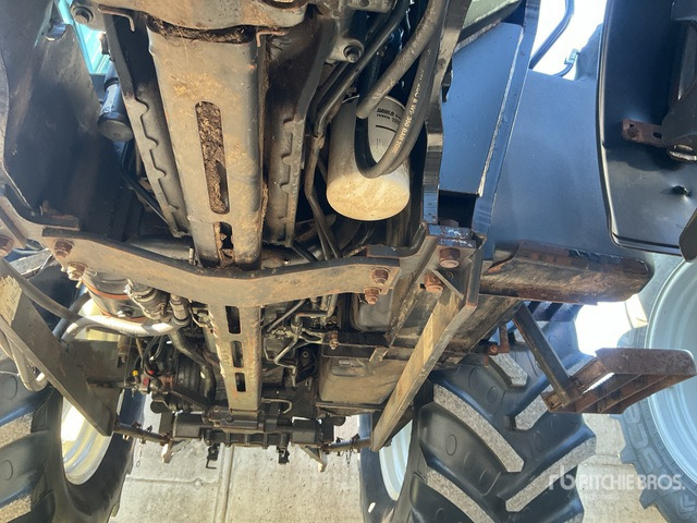 2005 New Holland TL100A 4WD Tractor - Трактор: снимка 5 2005 New Holland TL100A 4WD Tractor - Трактор: снимка 5