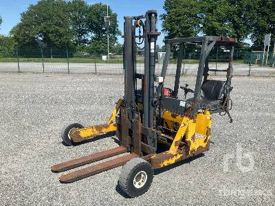 MOFFETT M4-20.3 - Мотокар с висока проходимост: снимка 1 MOFFETT M4-20.3 - Мотокар с висока проходимост: снимка 1