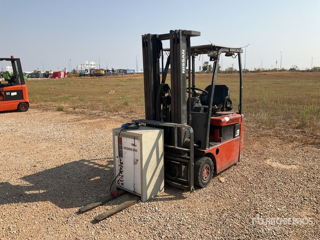 2002 Nissan SN01L13HQ (Inoperable) Electric Forklift - Електрокар: снимка 2 2002 Nissan SN01L13HQ (Inoperable) Electric Forklift - Електрокар: снимка 2