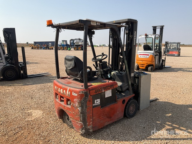 2002 Nissan SN01L13HQ (Inoperable) Electric Forklift - Електрокар: снимка 4 2002 Nissan SN01L13HQ (Inoperable) Electric Forklift - Електрокар: снимка 4