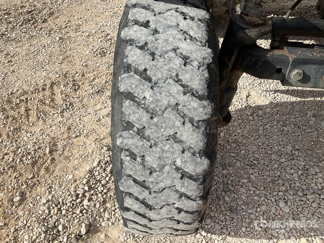 2003 New Holland TS110 2WD Tractor - Трактор: снимка 5 2003 New Holland TS110 2WD Tractor - Трактор: снимка 5