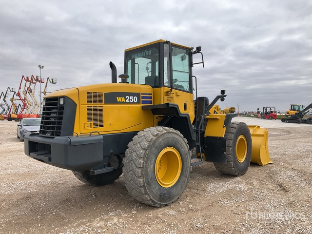 2004 Komatsu WA250-5H Wheel Loader - Колесен товарач: снимка 3 2004 Komatsu WA250-5H Wheel Loader - Колесен товарач: снимка 3