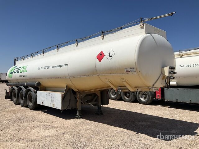 2004 ROS ROCA SC3 Tri/A Tanker Trailer - Полуремарке цистерна: снимка 4 2004 ROS ROCA SC3 Tri/A Tanker Trailer - Полуремарке цистерна: снимка 4
