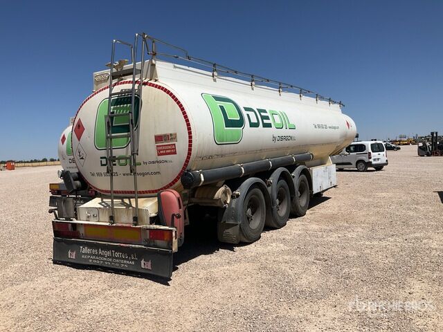 2004 ROS ROCA SC3 Tri/A Tanker Trailer - Полуремарке цистерна: снимка 3 2004 ROS ROCA SC3 Tri/A Tanker Trailer - Полуремарке цистерна: снимка 3