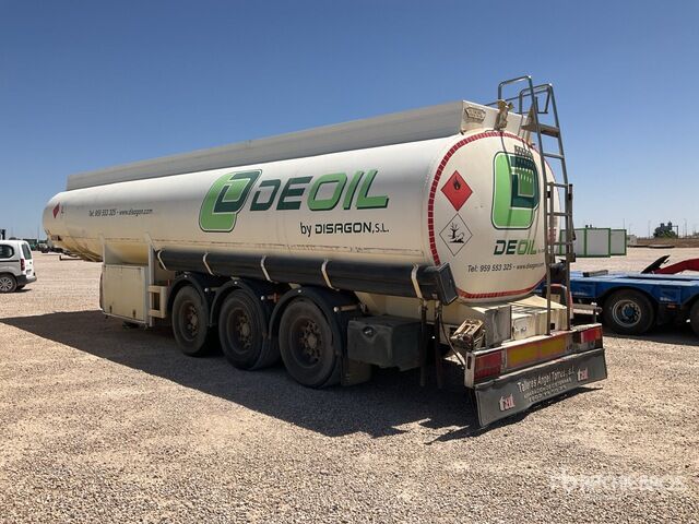 2004 ROS ROCA SC3 Tri/A Tanker Trailer - Полуремарке цистерна: снимка 2 2004 ROS ROCA SC3 Tri/A Tanker Trailer - Полуремарке цистерна: снимка 2
