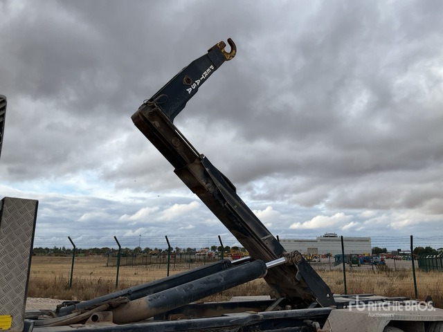 2004 Volvo FM12-280 6x2 Hooklift Truck - Мултилифт с кука камион: снимка 5 2004 Volvo FM12-280 6x2 Hooklift Truck - Мултилифт с кука камион: снимка 5