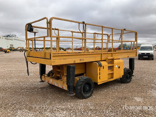 2007 Haulotte H12SXL 4x4 Diesel Scissor Lift - Ножична работна платформа: снимка 4 2007 Haulotte H12SXL 4x4 Diesel Scissor Lift - Ножична работна платформа: снимка 4