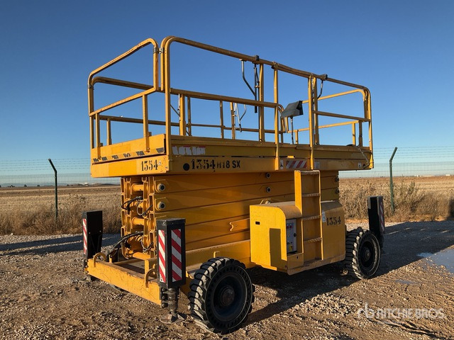 2007 Haulotte H18SX 4x4 Diesel Scissor Lift - Ножична работна платформа: снимка 2 2007 Haulotte H18SX 4x4 Diesel Scissor Lift - Ножична работна платформа: снимка 2