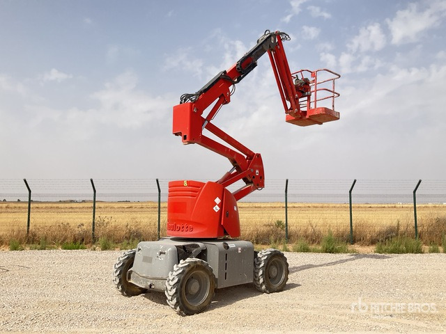 2007 Haulotte HA12PX 4WD Diesel Articulating Boom Lift - Артикулираща платформа: снимка 2 2007 Haulotte HA12PX 4WD Diesel Articulating Boom Lift - Артикулираща платформа: снимка 2