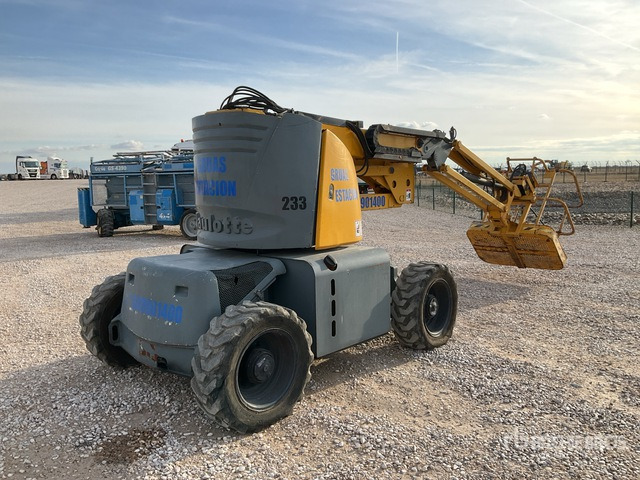 2007 Haulotte HA12PX 4WD Diesel Articulating Boom Lift - Артикулираща платформа: снимка 2 2007 Haulotte HA12PX 4WD Diesel Articulating Boom Lift - Артикулираща платформа: снимка 2
