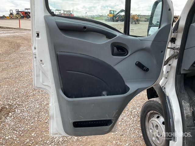 2009 Iveco 35S10 Cargo Van - Бордови камион: снимка 5 2009 Iveco 35S10 Cargo Van - Бордови камион: снимка 5