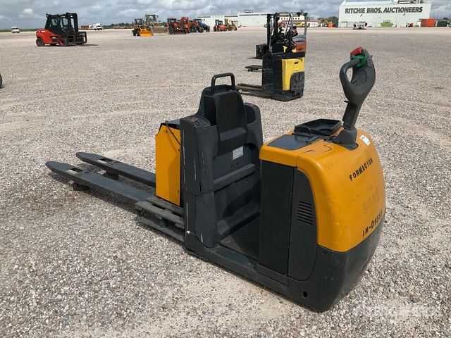 2009 Jungheinrich ECE225 Electric Pallet Jack - Палетна количка: снимка 4 2009 Jungheinrich ECE225 Electric Pallet Jack - Палетна количка: снимка 4
