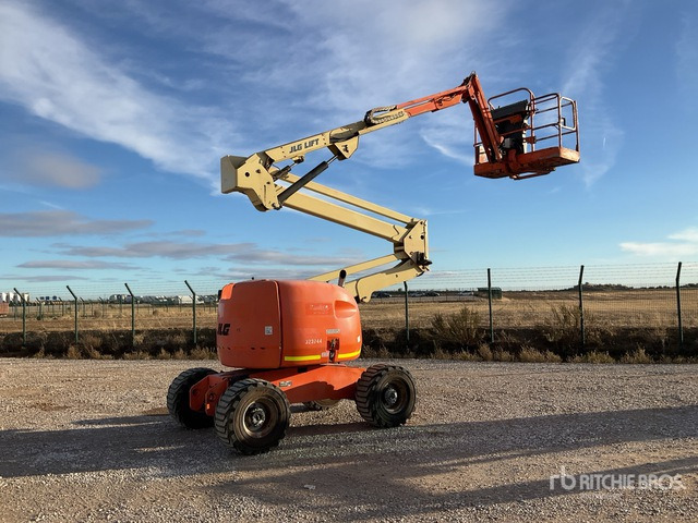 2011 JLG 450AJ 4WD Diesel Articulating Boom Lift - Артикулираща платформа: снимка 2 2011 JLG 450AJ 4WD Diesel Articulating Boom Lift - Артикулираща платформа: снимка 2