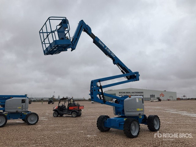 2013 Genie Z45/25J 4WD Diesel Articulating Boom Lift - Артикулираща платформа: снимка 3 2013 Genie Z45/25J 4WD Diesel Articulating Boom Lift - Артикулираща платформа: снимка 3