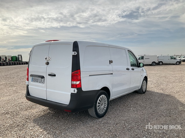 2019 Mercedes-Benz eVito Electric Cargo Van - Товарен бус: снимка 3 2019 Mercedes-Benz eVito Electric Cargo Van - Товарен бус: снимка 3