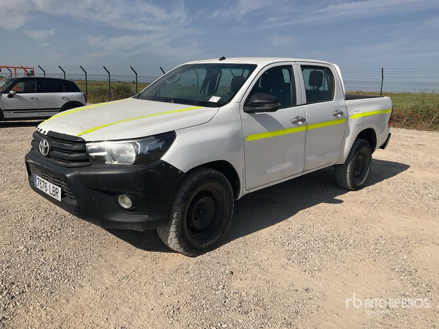 2019 Toyota Hilux 4x4 Crew Cab Pickup - Пикап: снимка 2 2019 Toyota Hilux 4x4 Crew Cab Pickup - Пикап: снимка 2
