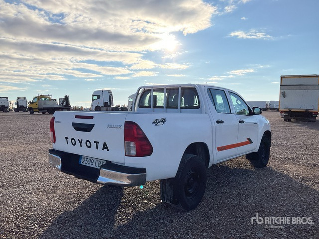 2019 Toyota Hilux 4x4 Crew Cab Pickup - Пикап: снимка 3 2019 Toyota Hilux 4x4 Crew Cab Pickup - Пикап: снимка 3