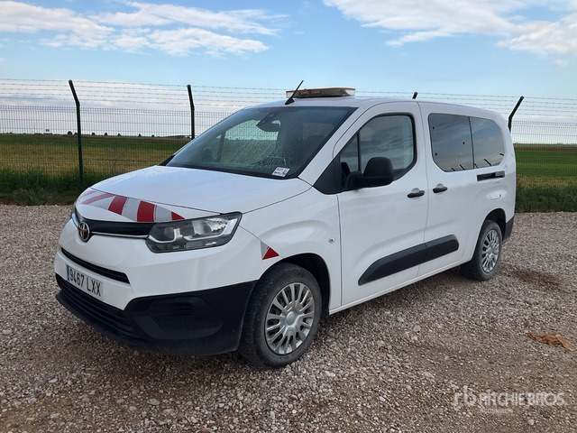2022 Toyota Proace City Verso 5 Passenger Van - Микробус, Пътнически бус: снимка 2 2022 Toyota Proace City Verso 5 Passenger Van - Микробус, Пътнически бус: снимка 2