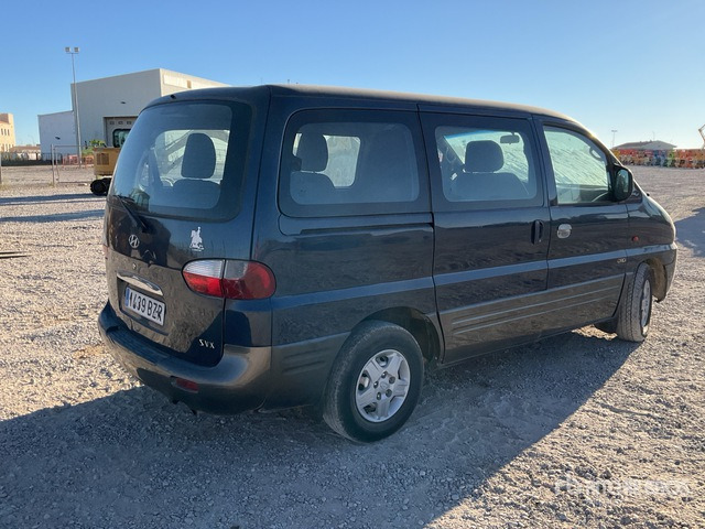 2002 Hyundai H1 6 Passenger Van - Лекотоварен автомобил: снимка 3 2002 Hyundai H1 6 Passenger Van - Лекотоварен автомобил: снимка 3