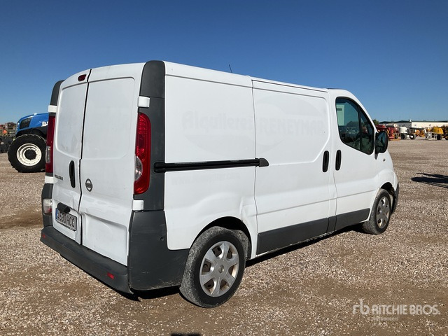 2011 Nissan Primastar Cargo Van - Лекотоварен автомобил: снимка 3 2011 Nissan Primastar Cargo Van - Лекотоварен автомобил: снимка 3