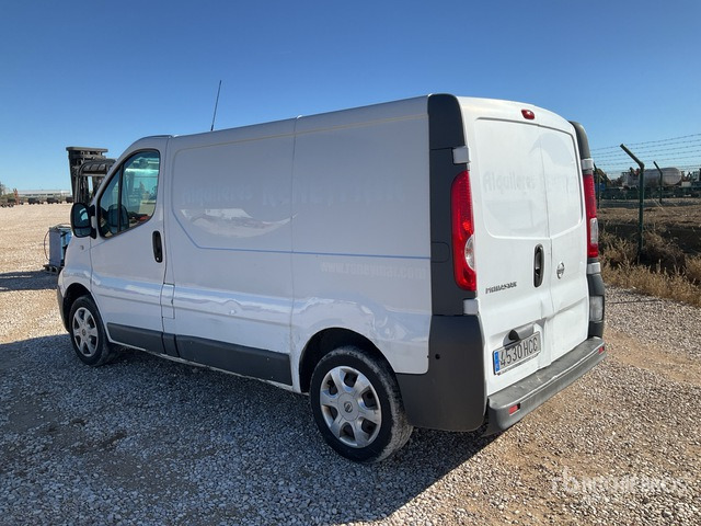 2011 Nissan Primastar Cargo Van - Лекотоварен автомобил: снимка 2 2011 Nissan Primastar Cargo Van - Лекотоварен автомобил: снимка 2