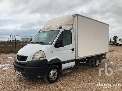 RENAULT 120.35 4x2 - Камион фургон: снимка 1 RENAULT 120.35 4x2 - Камион фургон: снимка 1