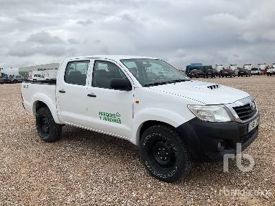 TOYOTA HILUX 4x4 Crew Cab 4x4 - Пикап: снимка 4 TOYOTA HILUX 4x4 Crew Cab 4x4 - Пикап: снимка 4