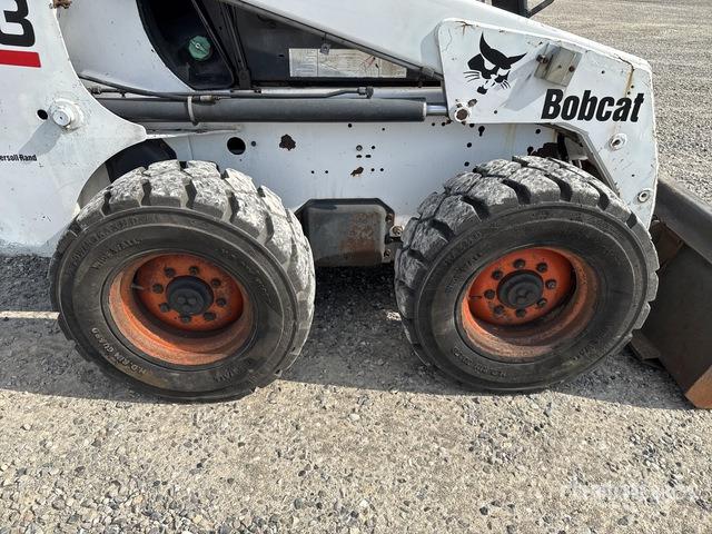 2002 Bobcat 863 High Flow Skid Steer Loader - Мини челен товарач: снимка 5 2002 Bobcat 863 High Flow Skid Steer Loader - Мини челен товарач: снимка 5