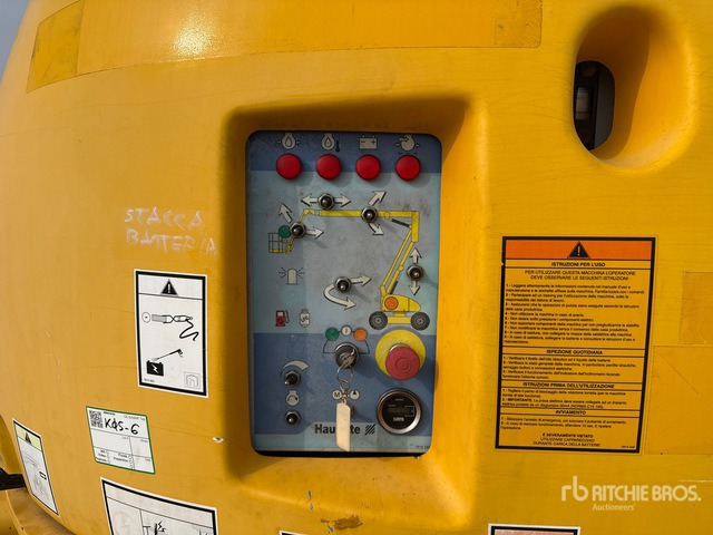 2004 Haulotte HA26PX Diesel Articulating Boom Lift - Артикулираща платформа: снимка 5 2004 Haulotte HA26PX Diesel Articulating Boom Lift - Артикулираща платформа: снимка 5