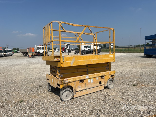 2006 Haulotte Compact 10 Electric (Inoperable) Scissor Lift - Ножична работна платформа: снимка 4 2006 Haulotte Compact 10 Electric (Inoperable) Scissor Lift - Ножична работна платформа: снимка 4